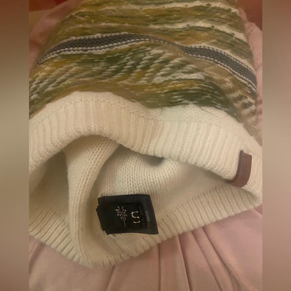 Knit Beanie with Earth Tones - Siggi - Picture 2 of 3